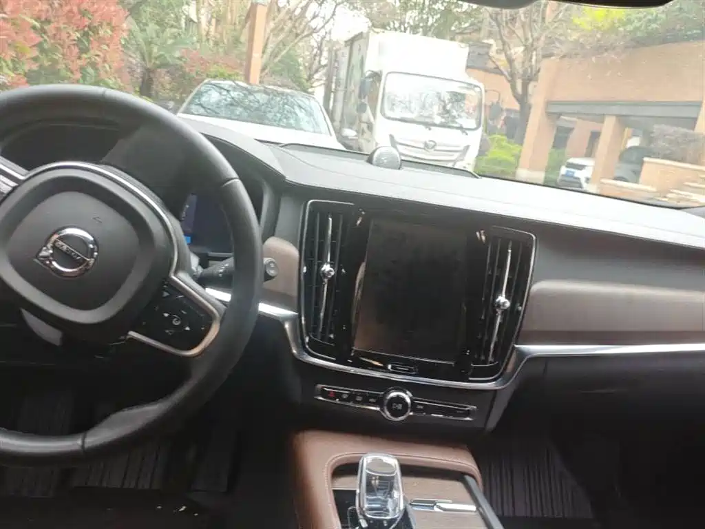 Volvo V90 2023 Cross Country B5 AWD Intelligent Luxury Edition
