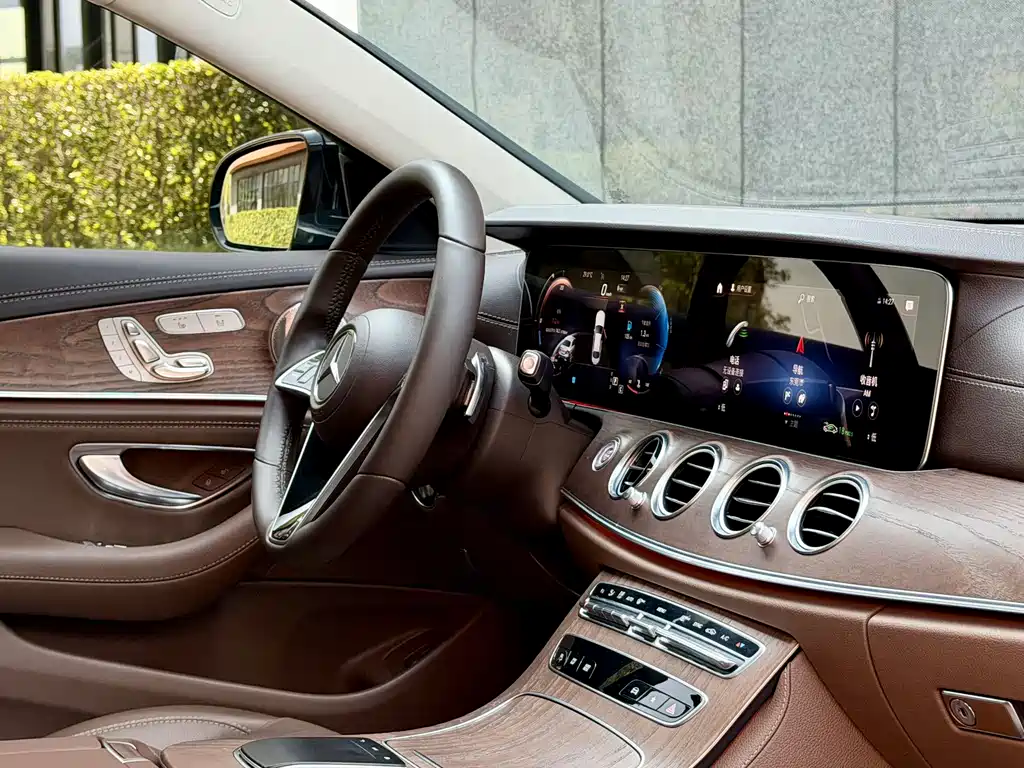 Mercedes-Benz E-Class 2022 E 300 L Fashion Edition