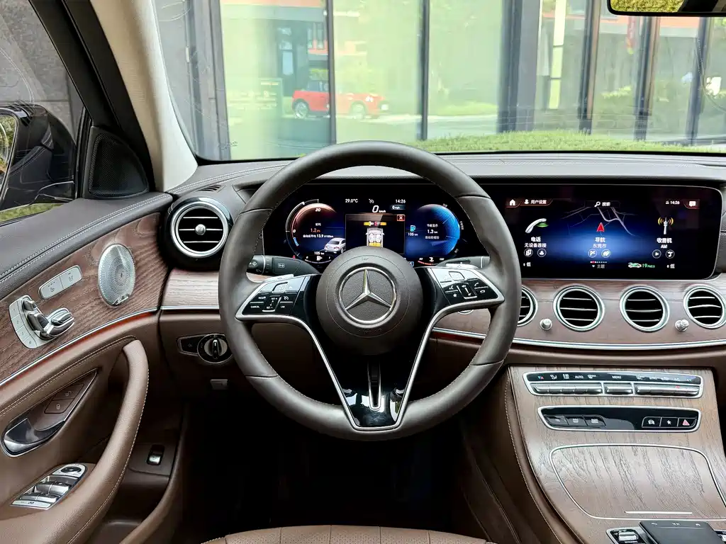 Mercedes-Benz E-Class 2022 E 300 L Fashion Edition