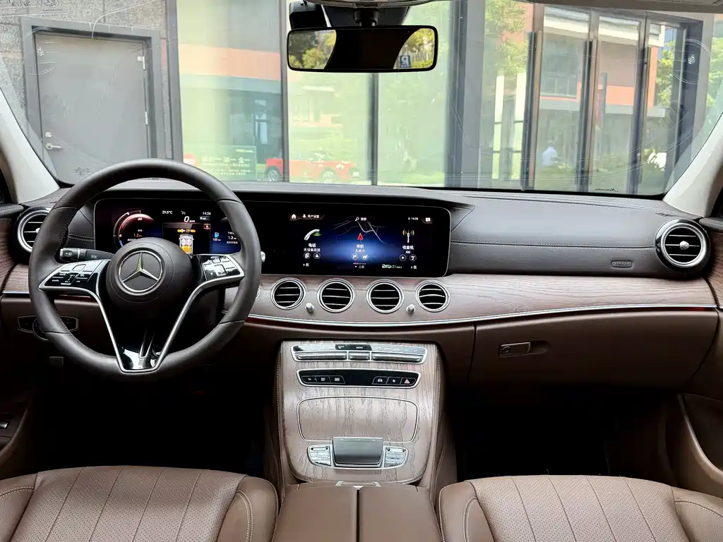 Mercedes-Benz E-Class 2022 E 300 L Fashion Edition