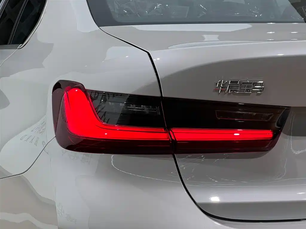 BMW 3 Series 2025 Model 325i M Sport Package