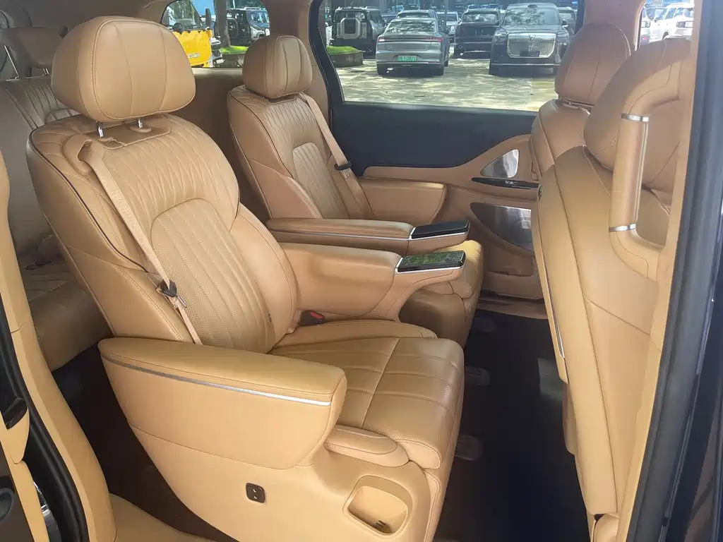 Dreams Explorer 2025款 PHEV All-Wheel Drive Flagship Kunpeng Edition