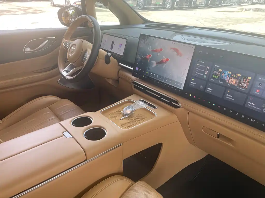 Dreams Explorer 2025款 PHEV All-Wheel Drive Flagship Kunpeng Edition