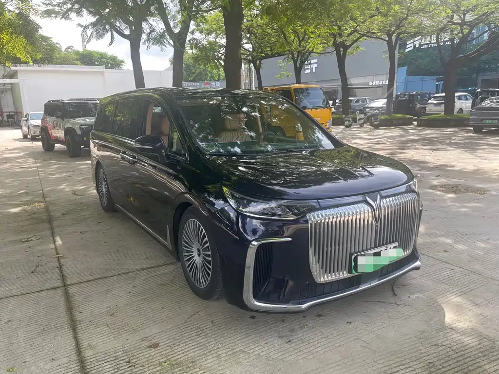 Dreams Explorer 2025款 PHEV All-Wheel Drive Flagship Kunpeng Edition