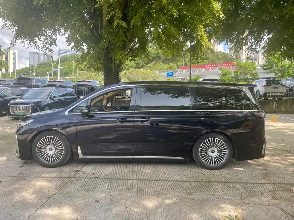 Dreams Explorer 2025款 PHEV All-Wheel Drive Flagship Kunpeng Edition