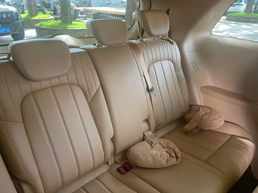 Dreams Explorer 2025款 PHEV All-Wheel Drive Flagship Kunpeng Edition