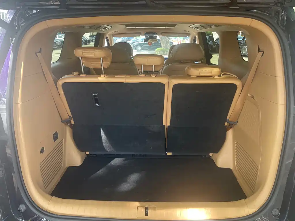 Dreams Explorer 2025款 PHEV All-Wheel Drive Flagship Kunpeng Edition
