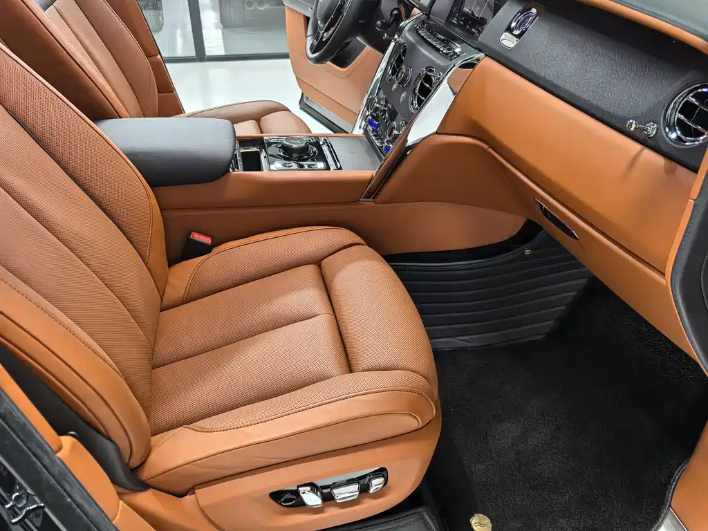 Cullinan 2018 4-seater Edition