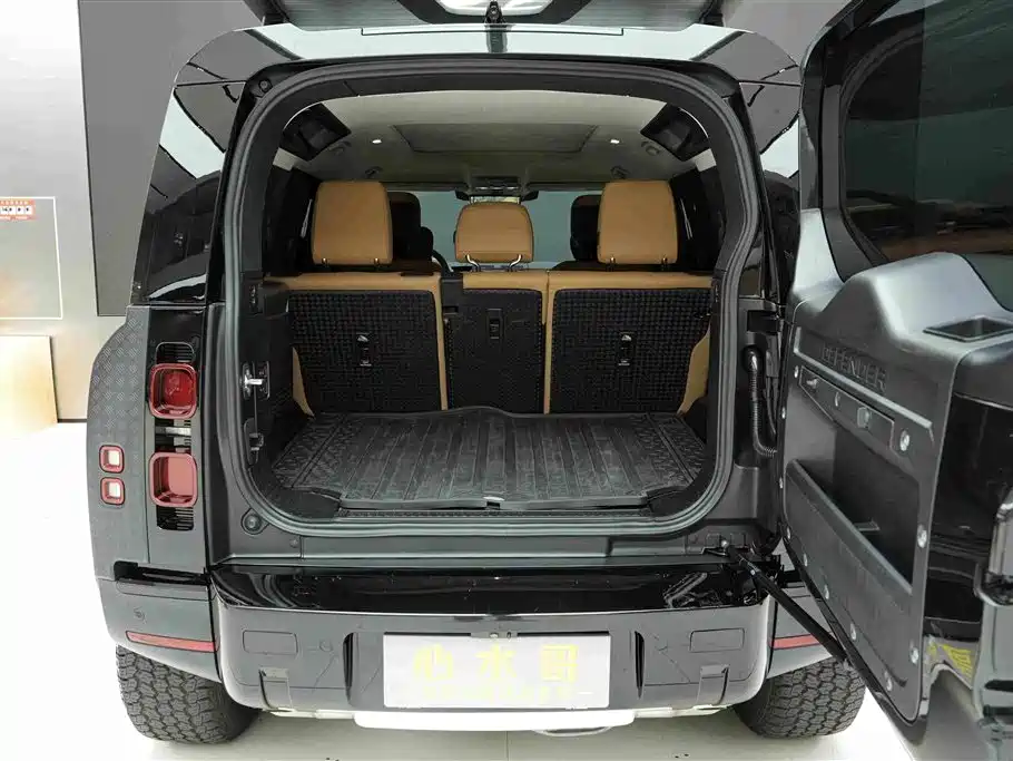 Land Rover Defender 2024 110 3.0T P400 Dark Special Edition
