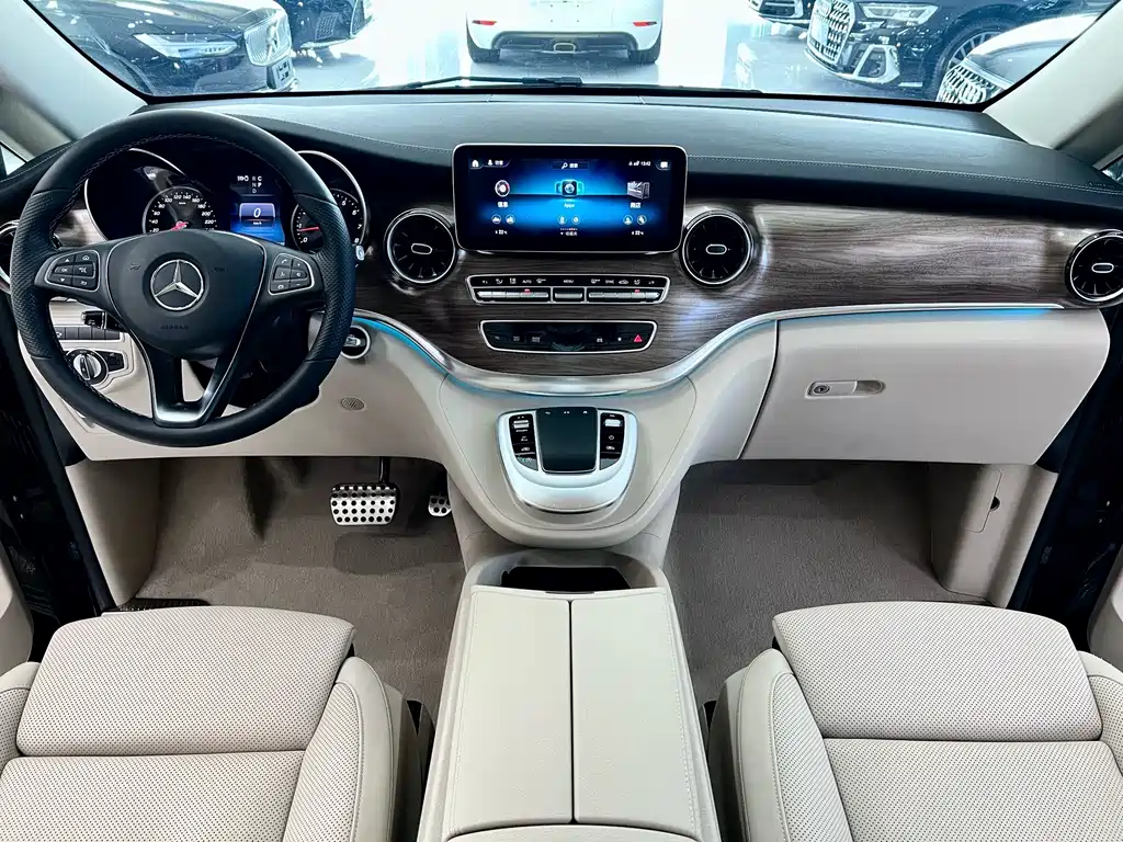 Mercedes-Benz V-Class 2022 260 L Long Wheelbase Luxury Edition