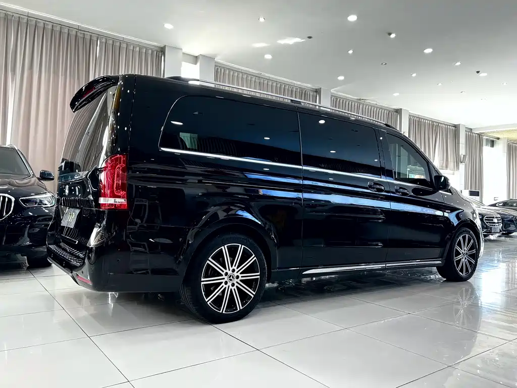 Mercedes-Benz V-Class 2022 260 L Long Wheelbase Luxury Edition