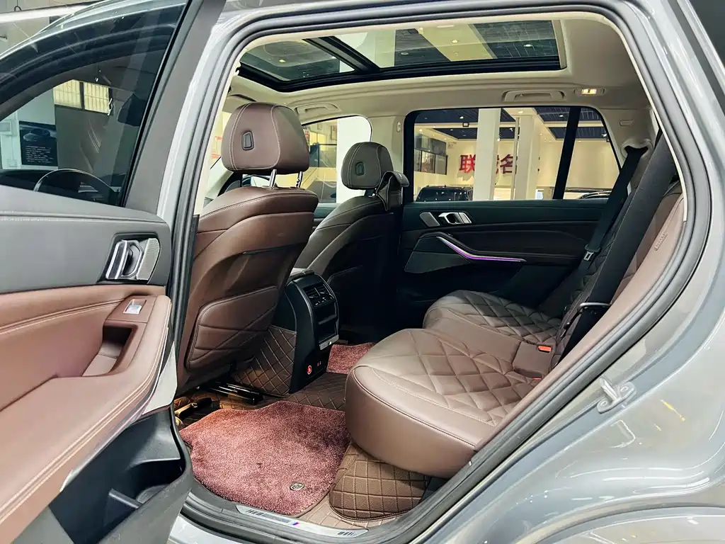 BMW X5 2022 xDrive 30Li M Sport Package