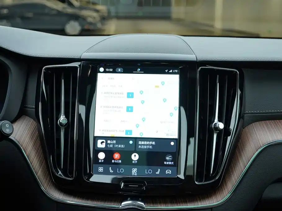 Volvo XC60 2024 B5 AWD Intelligent Distance Luxury Edition