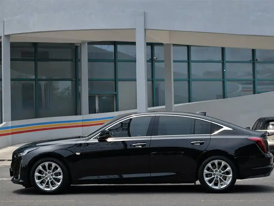 Cadillac CT5 2023 28T Luxury (Standard)