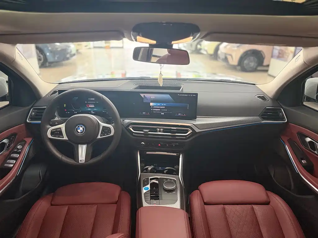 BMW i3 2022 eDrive 35 L