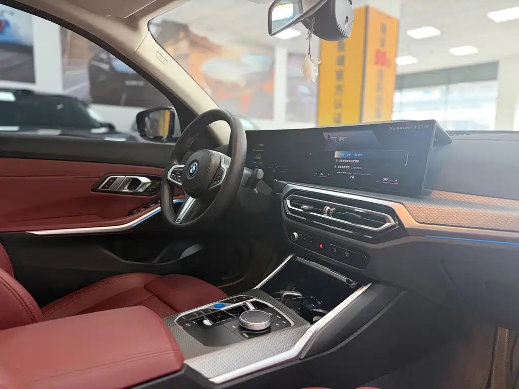 BMW i3 2022 eDrive 35 L