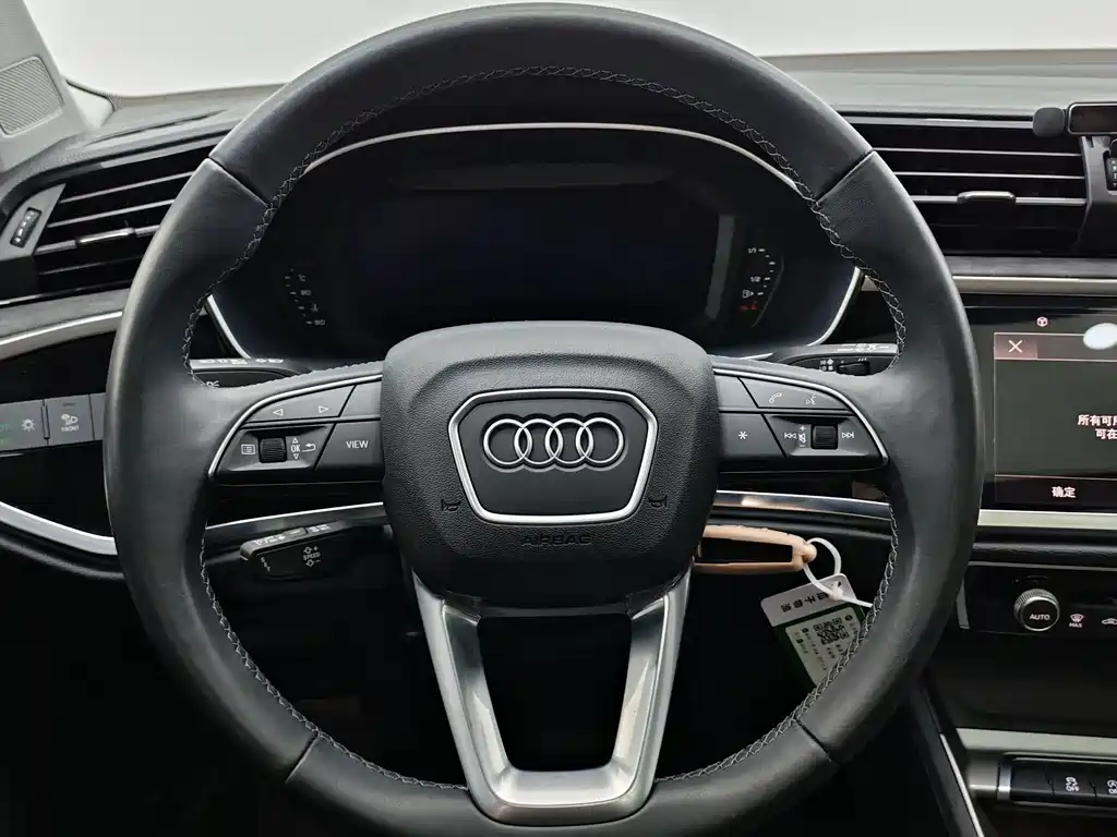 Audi Q3 2022 35 TFSI Sportline
