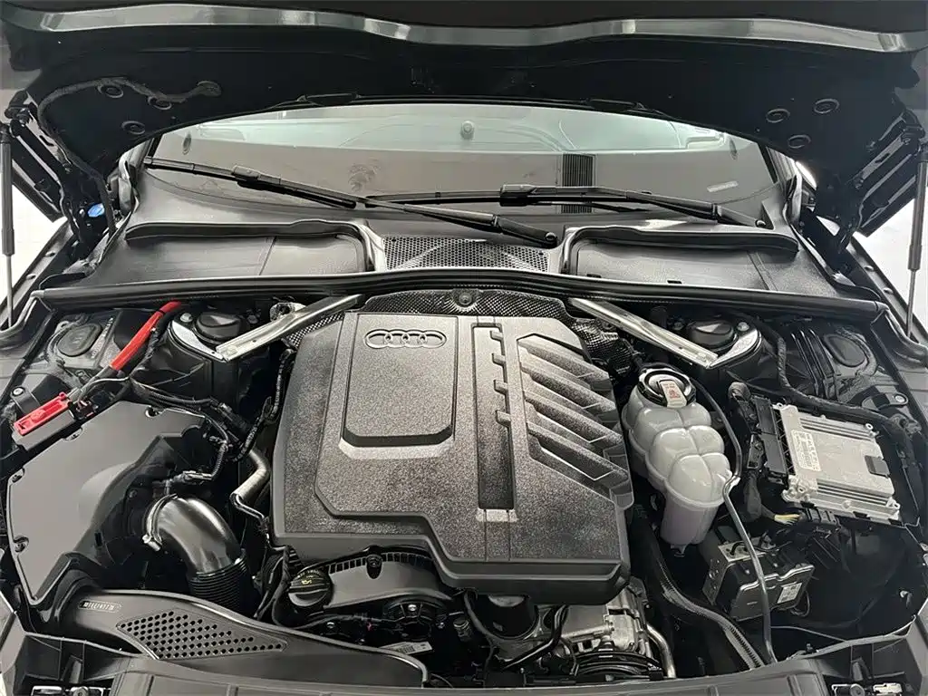 Audi A4L 2024 40 TFSI quattro RS Kit Fuel Efficiency Version