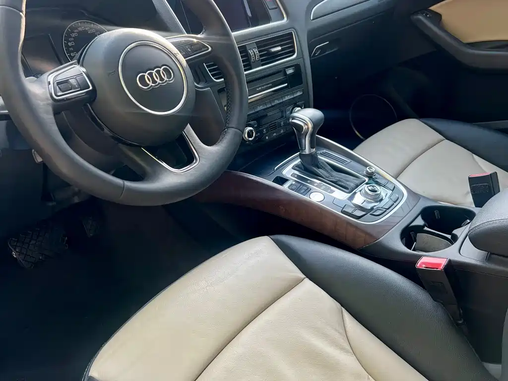 Audi Q5 2016 model Comfort Edition
