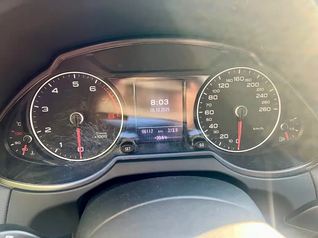 Audi Q5 2016 model Comfort Edition