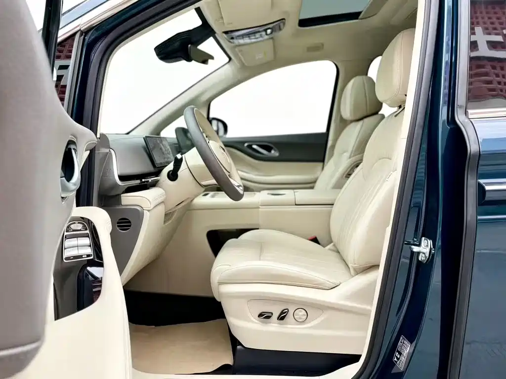 Dreamer 2025 PHEV All-Wheel Drive Flagship Kunpeng Edition