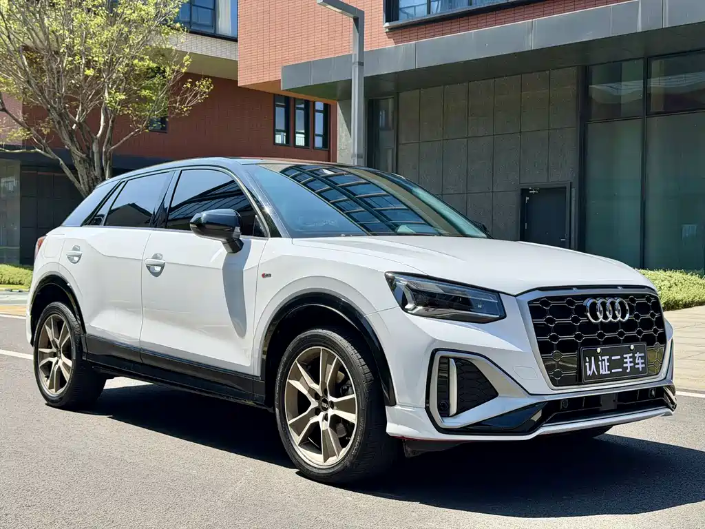 Audi Q2L 2022 35 TFSI Luxury Dynamic Edition