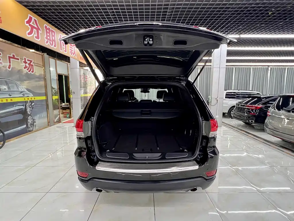 Grand Cherokee (Import) 2015 3.0L Shuxiang Navigation Edition