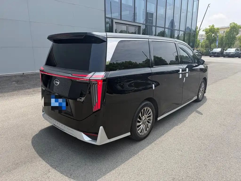 传祺M8 2023款 宗师系列 400T 至尊版
