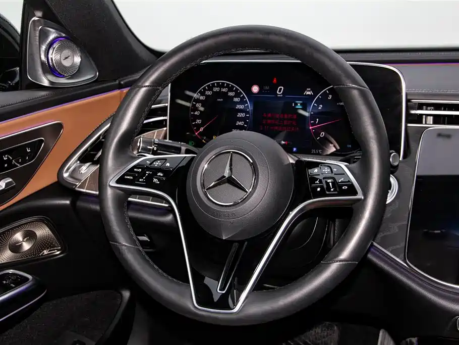 Mercedes-Benz E-Class 2024 E 300 L Fashion Edition