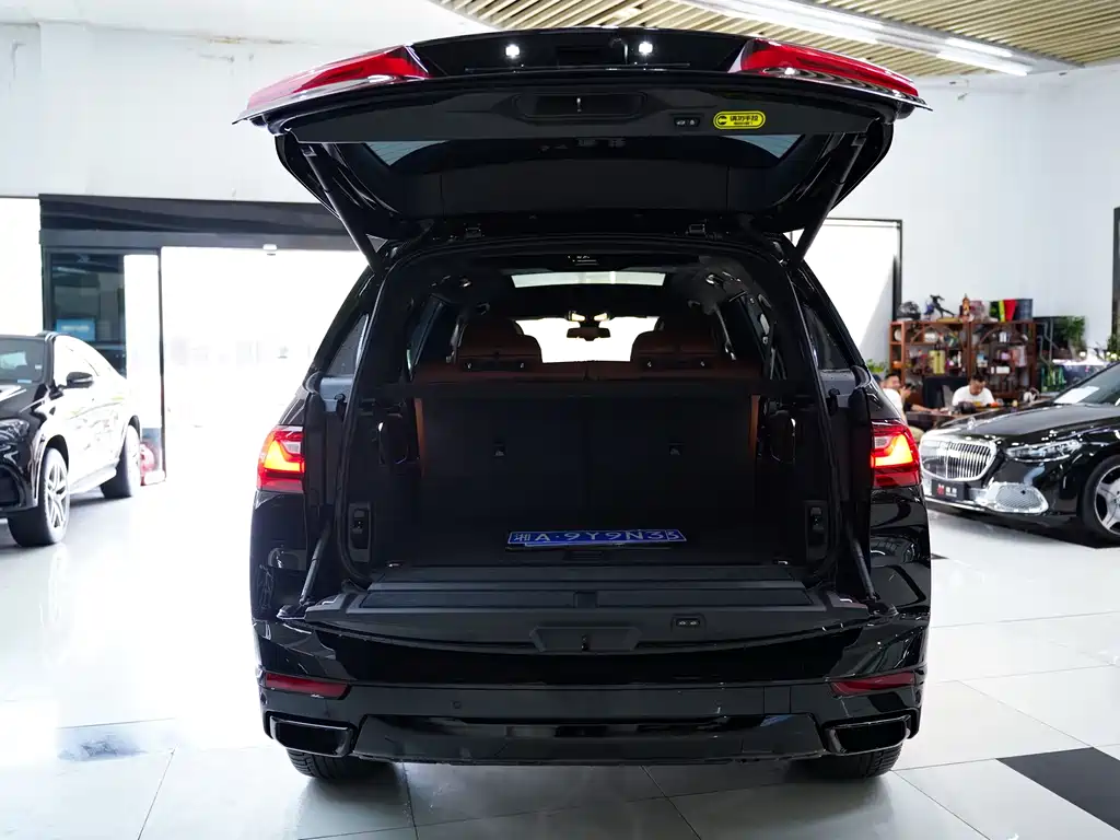BMW X7 2021 xDrive40i Luxury Package