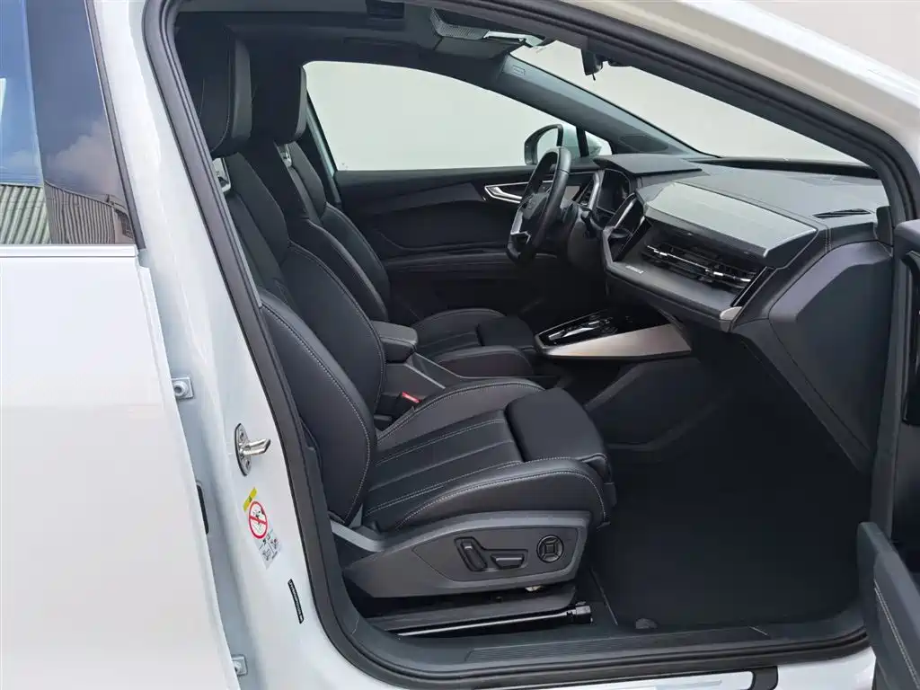 Audi Q4 e-tron 2024 40 e-tron Creative Edition