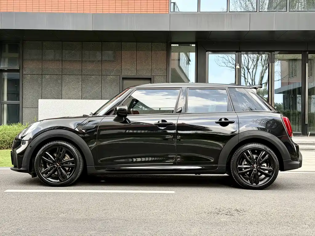 MINI 2022 1.5T Cooper Artist 5-Door Edition