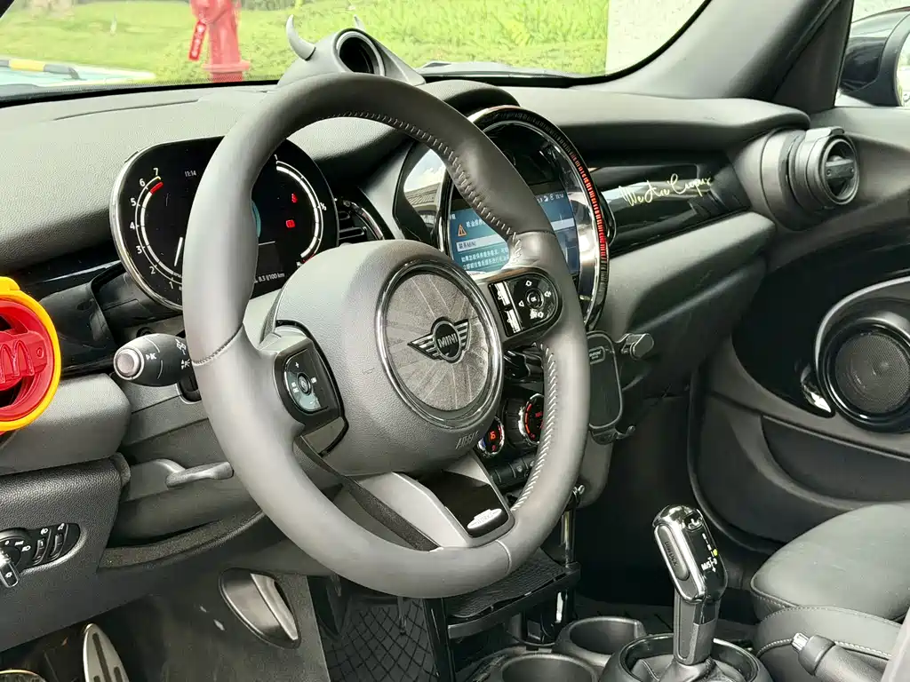MINI 2022 1.5T Cooper Artist 5-Door Edition
