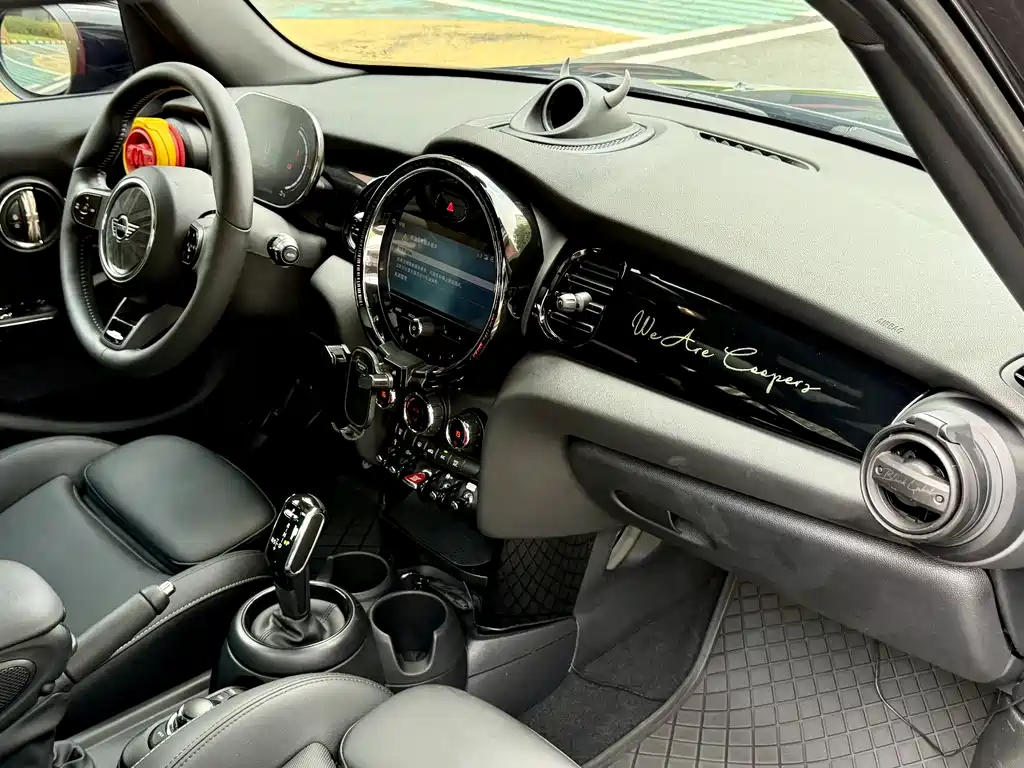 MINI 2022 1.5T Cooper Artist 5-Door Edition