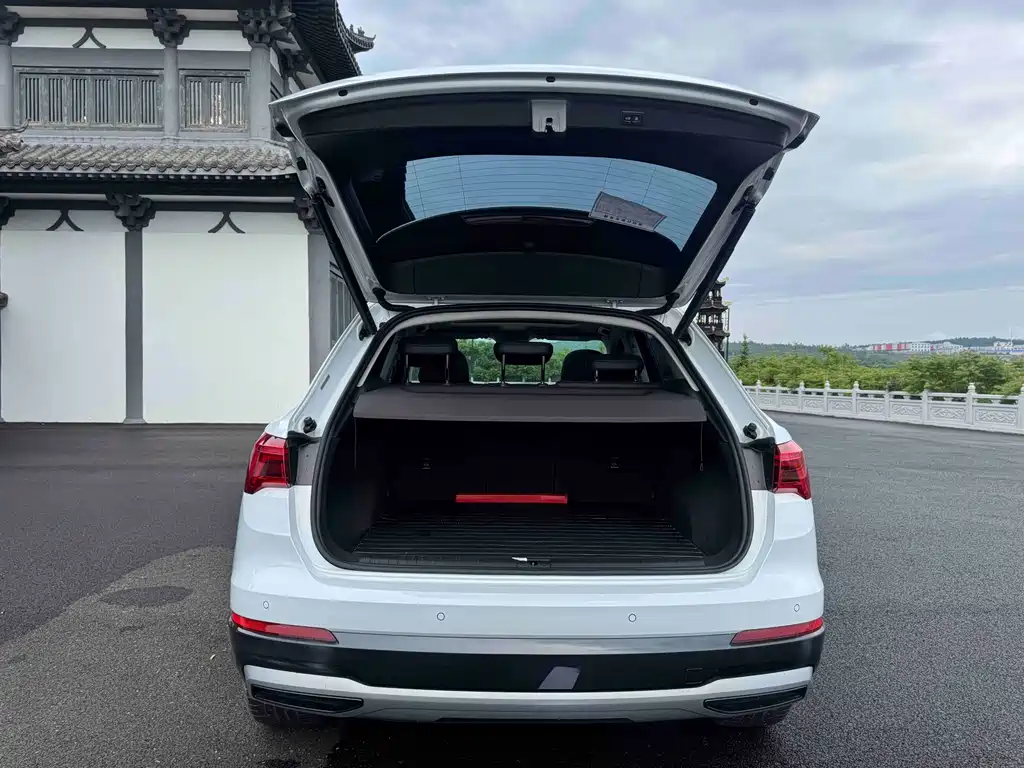 Audi Q3 2022 35 TFSI Fashion Elegance Edition