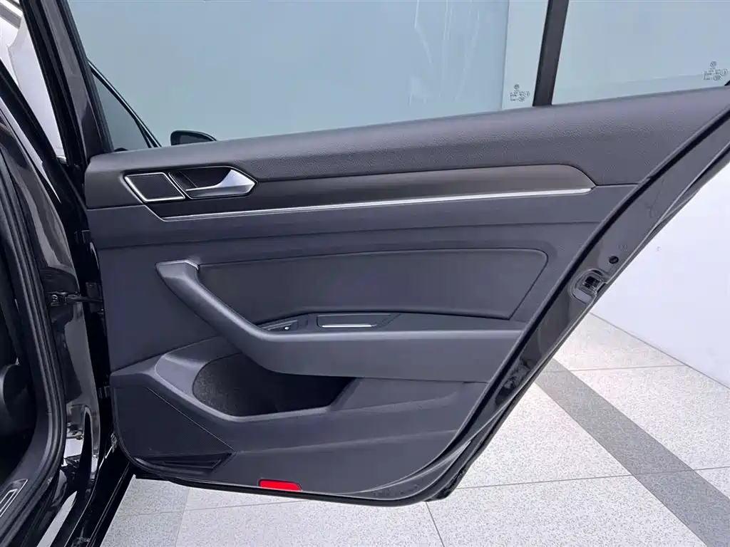 Magotan 2023 Edition 2 Millionth Anniversary 330 TSI DSG Luxury Edition