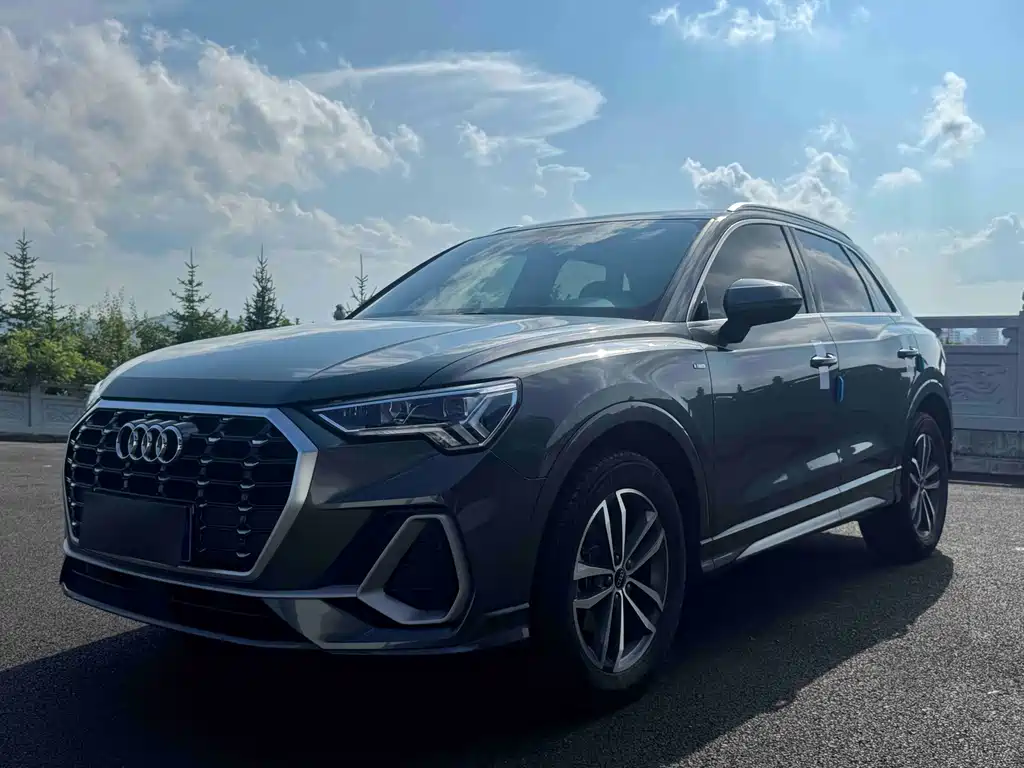 Audi Q3 2023 35 TFSI Sportline (1.4T)