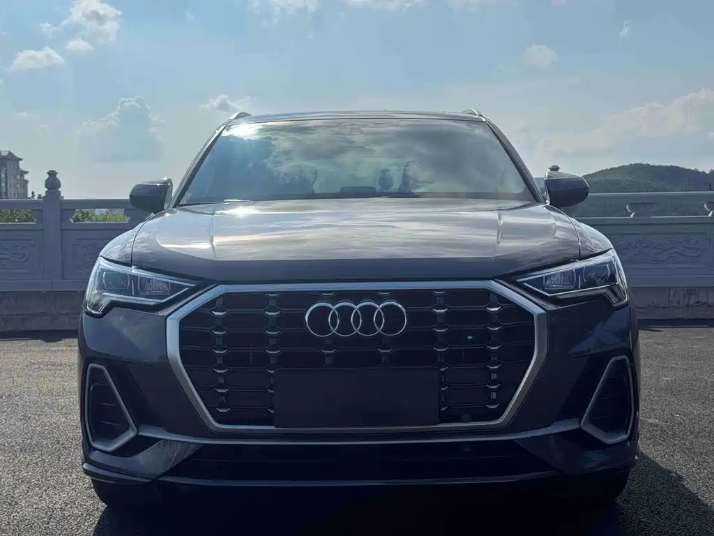 Audi Q3 2023 35 TFSI Sportline (1.4T)