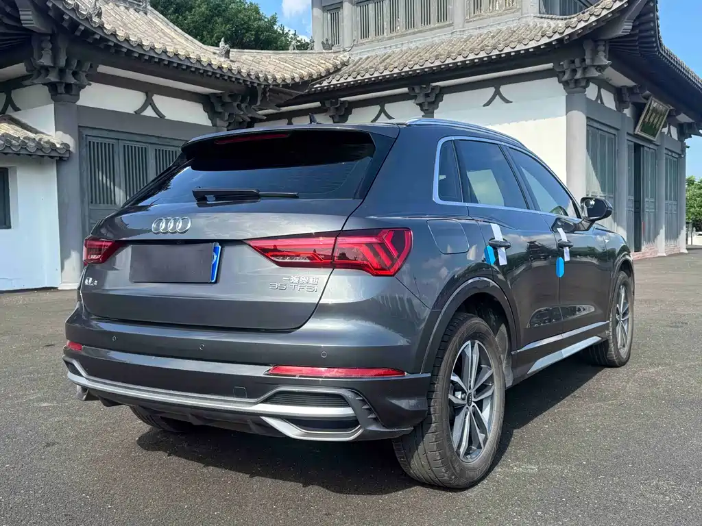Audi Q3 2023 35 TFSI Sportline (1.4T)