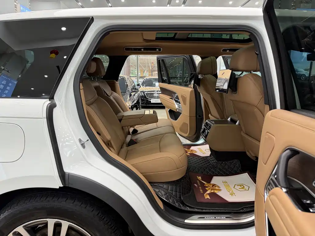 Range Rover 2023 3.0 L6 400PS Creation Extended Edition