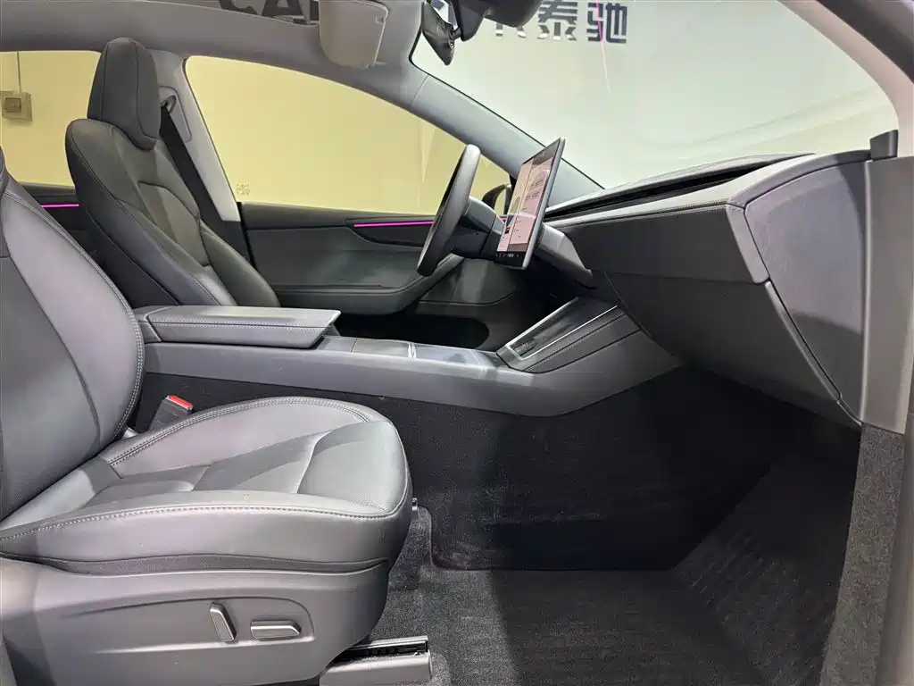 Model Y 2025 Rear-Wheel Drive Edition