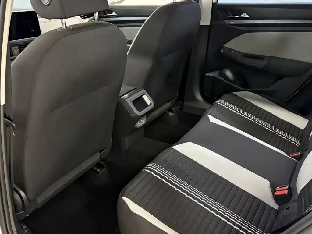 Bora 2024 200TSI DSG Smooth Travel Edition