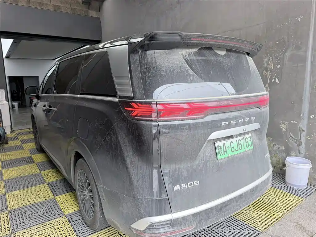 Tengri D9 2025 Model DM-i Intelligent Driving Edition 1020 All-Wheel Drive Prestige Version