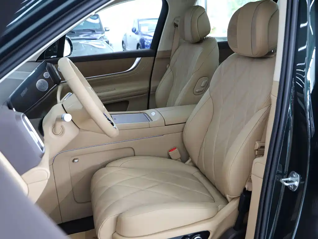 SUV M9 2025 Edition Range-Extended Ultra Version 52kWh 5-Seat (192-line LiDAR)