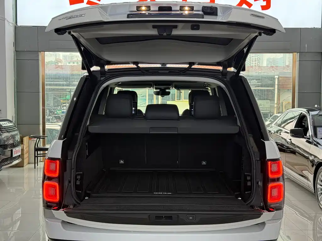 Range Rover 2018 3.0 SC V6 Vogue Long Wheelbase