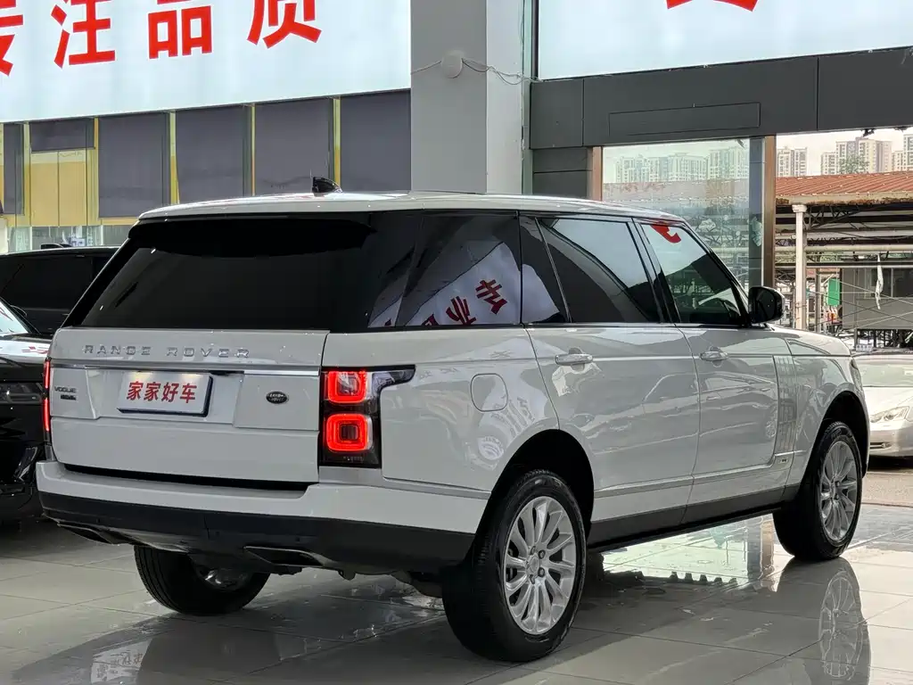 Range Rover 2018 3.0 SC V6 Vogue Long Wheelbase