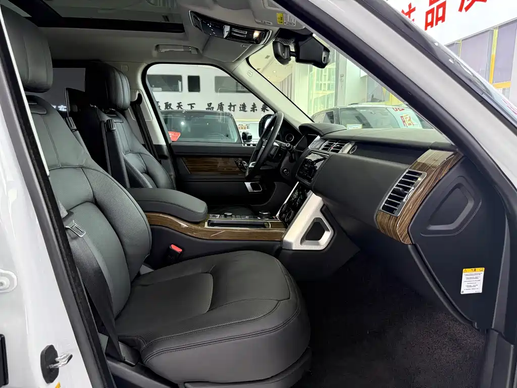 Range Rover 2018 3.0 SC V6 Vogue Long Wheelbase