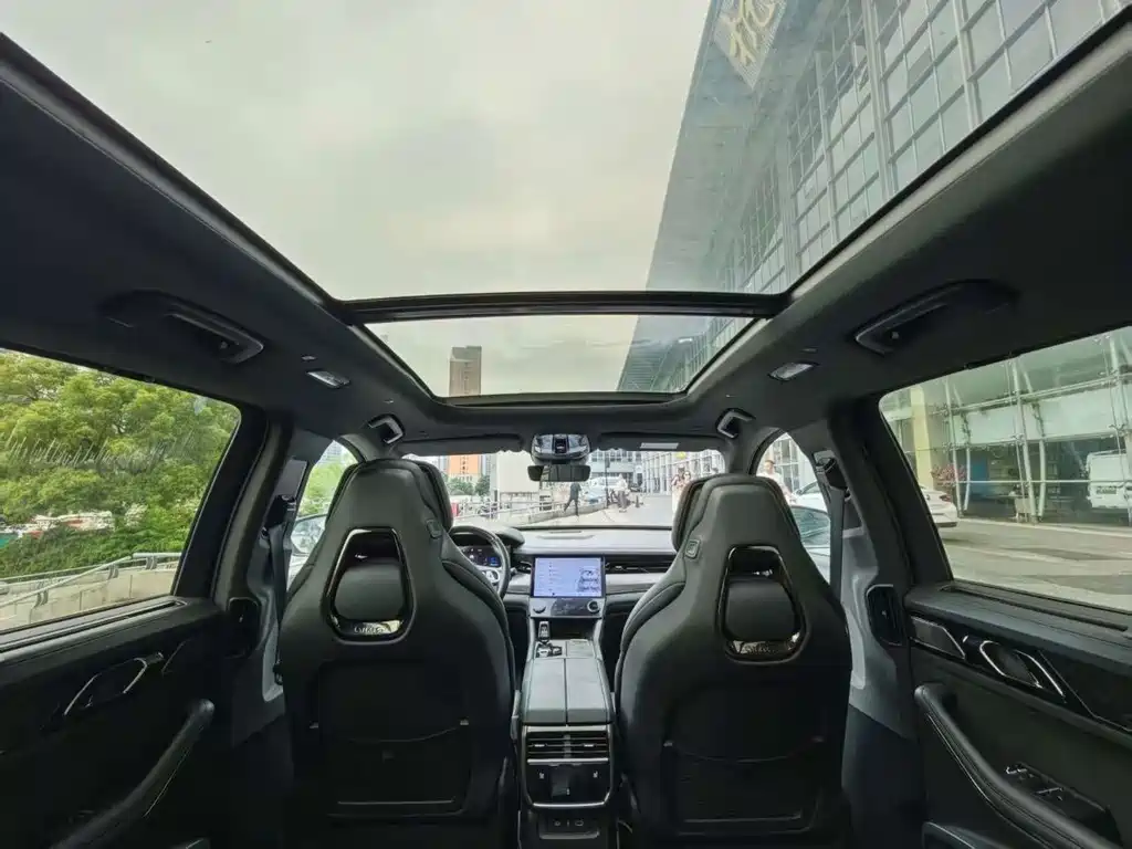 Lynk & Co 09 EM-P 2021 2.0T PHEV Ultra 6-seat