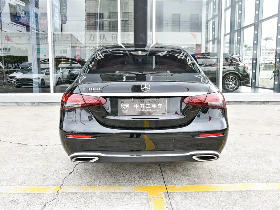 Mercedes-Benz E-Class 2023 E 300 L Fashion Edition