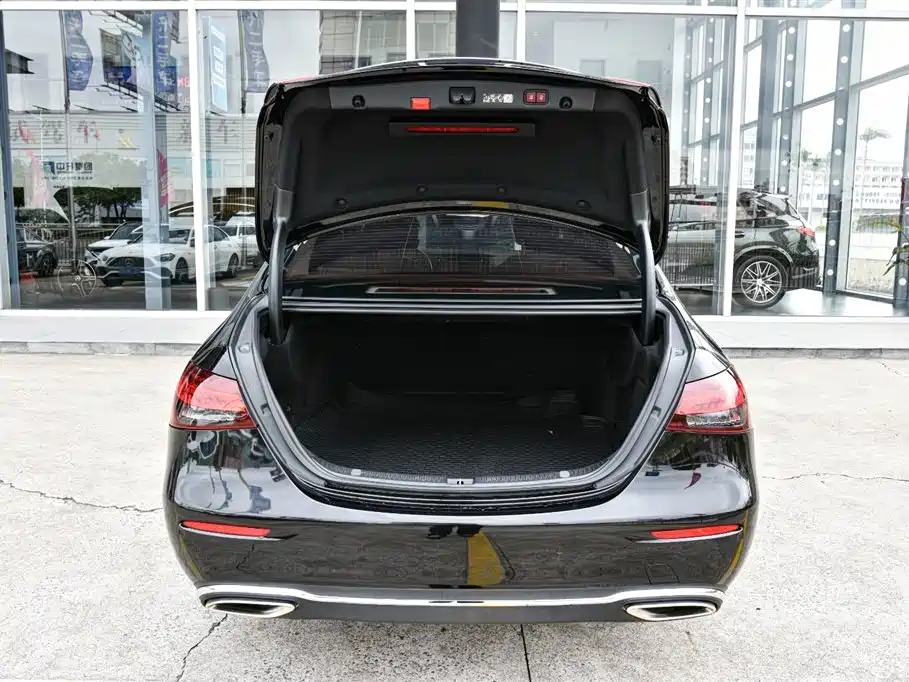 Mercedes-Benz E-Class 2023 E 300 L Fashion Edition